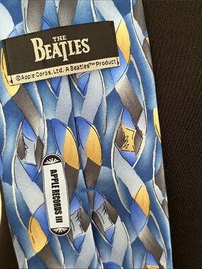 Vintage 1990s The Beatles Apple Corps Ltd Apple Records III Silk Collectible Tie